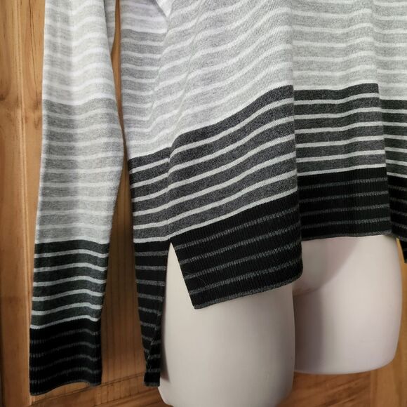 Gap Ombre Sweater Womens Size Small Stripe Long Sleeves Round Neck Pullover - Picture 6 of 8